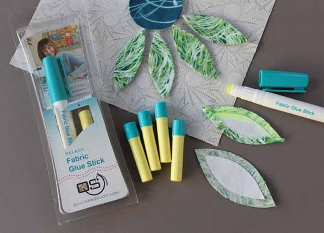 Fabric Glue Pen - Yellow • Quilters Select