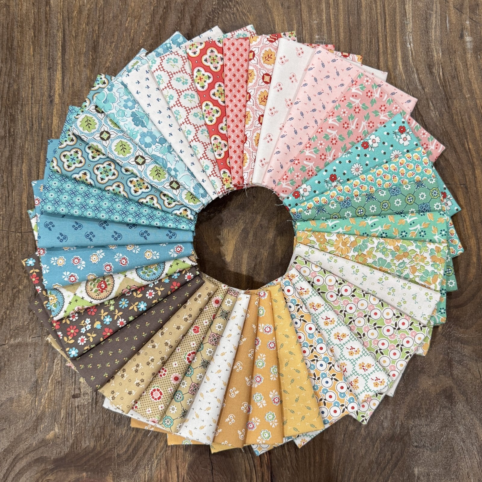 Mercantile Petite Fat Quarters Bundle 33 FQ • Lori Holt