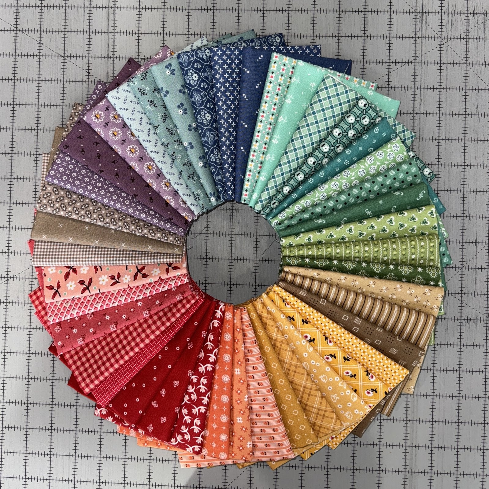 Bee Bundle Fat Quarter Bundle - Limited Edition • Lori Holt