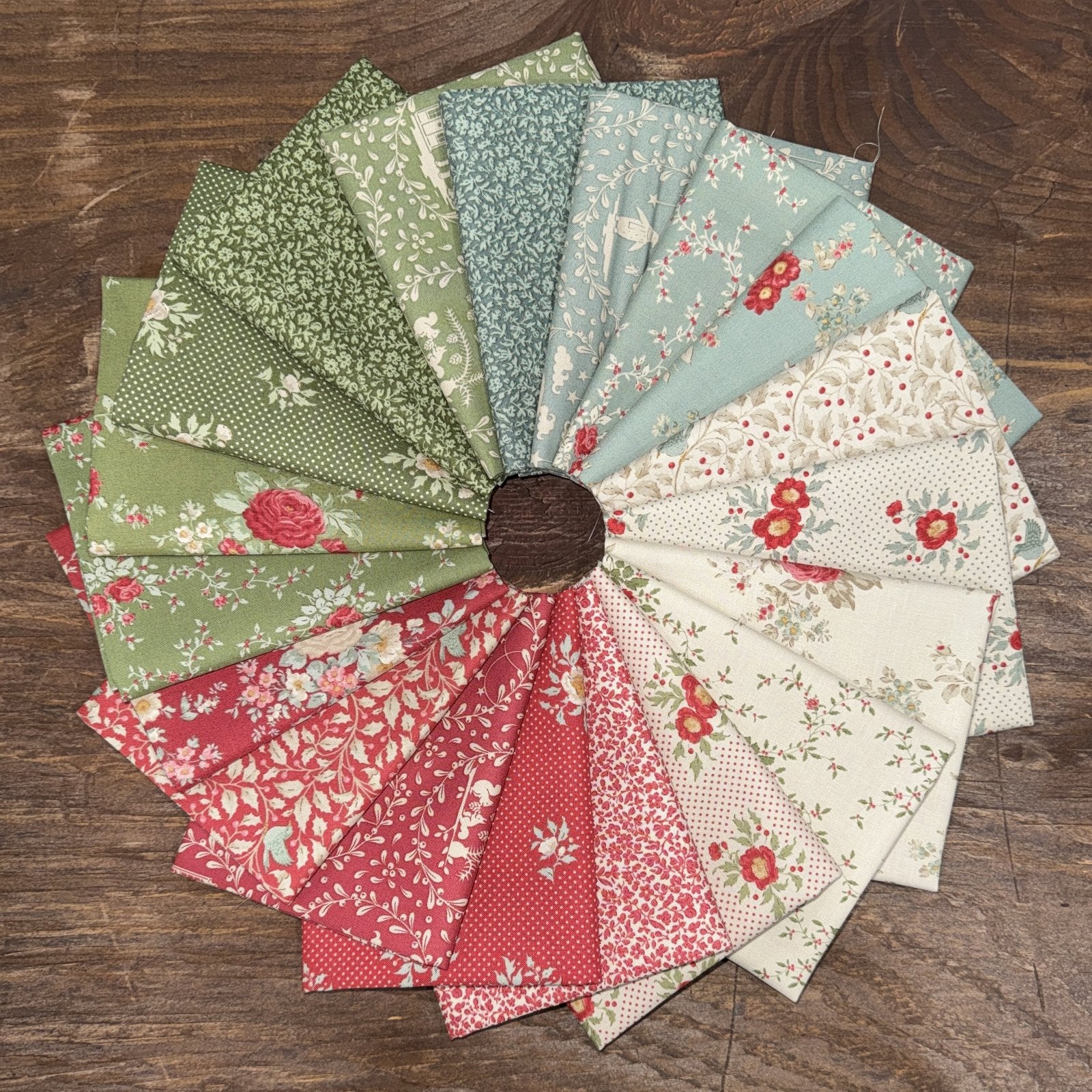 Merry Little Christmas 19 FQ Bundle • Tilda