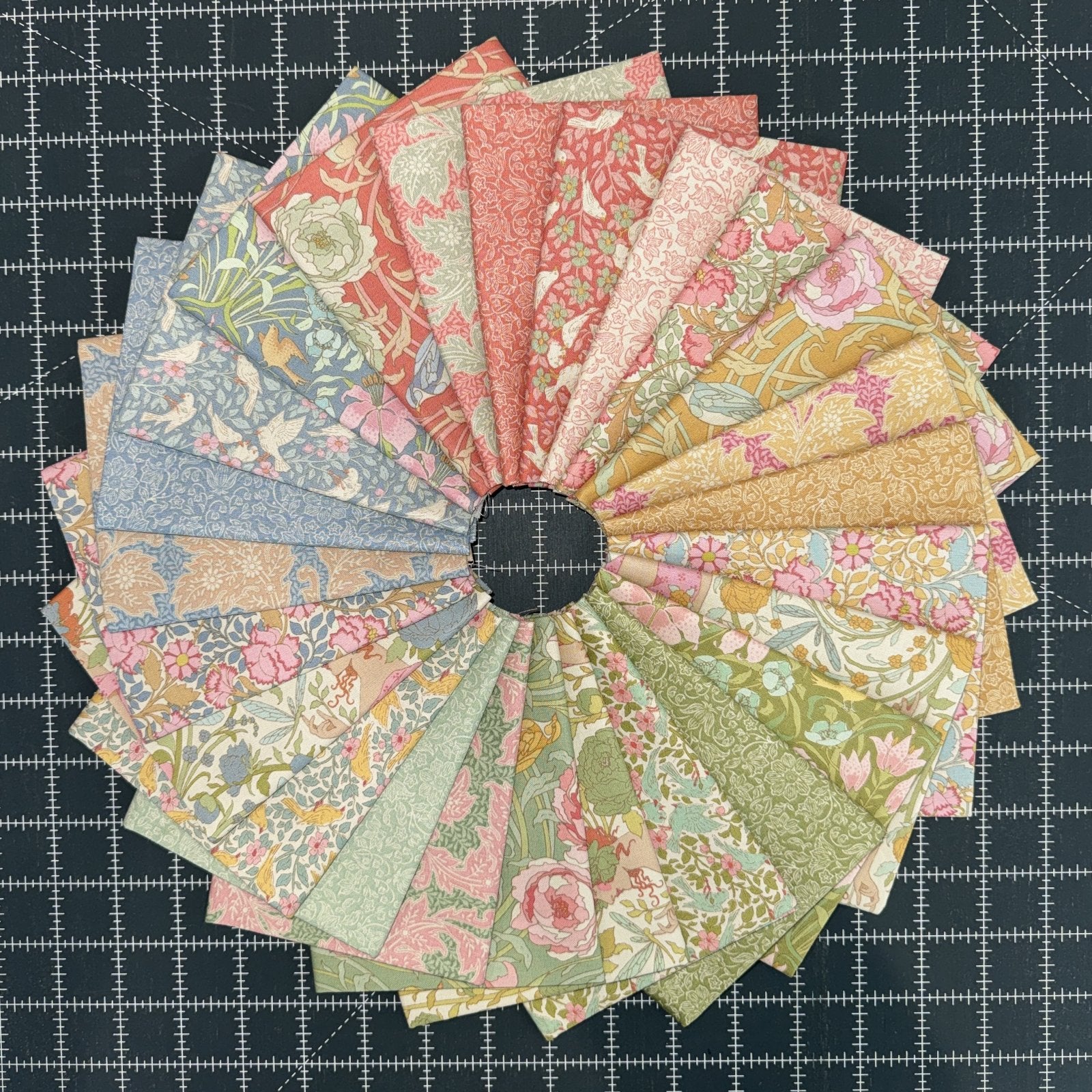 Songbird Petite 25 FQ Bundle • Tilda