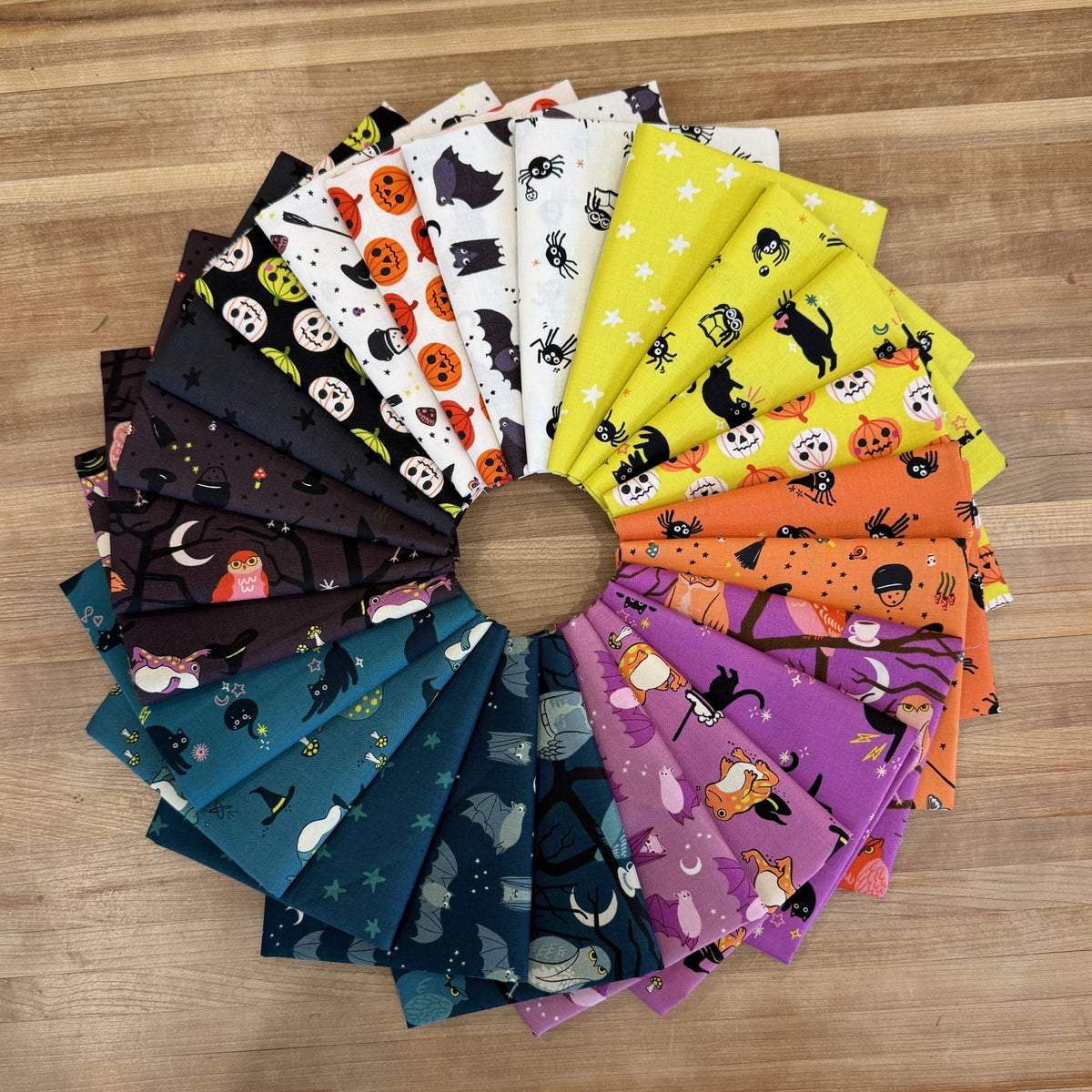 Freaky Familiars 24 Petite FQ Bundle