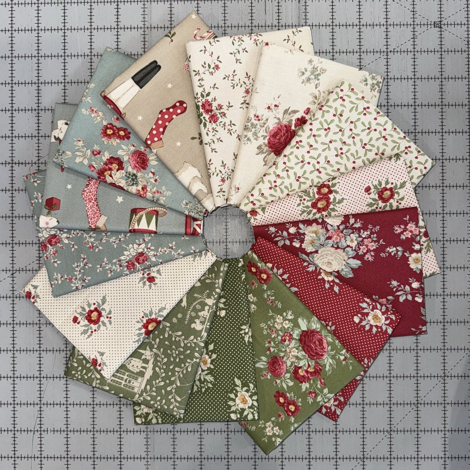 Merry Little Christmas 14 FQ Bundle • Tilda