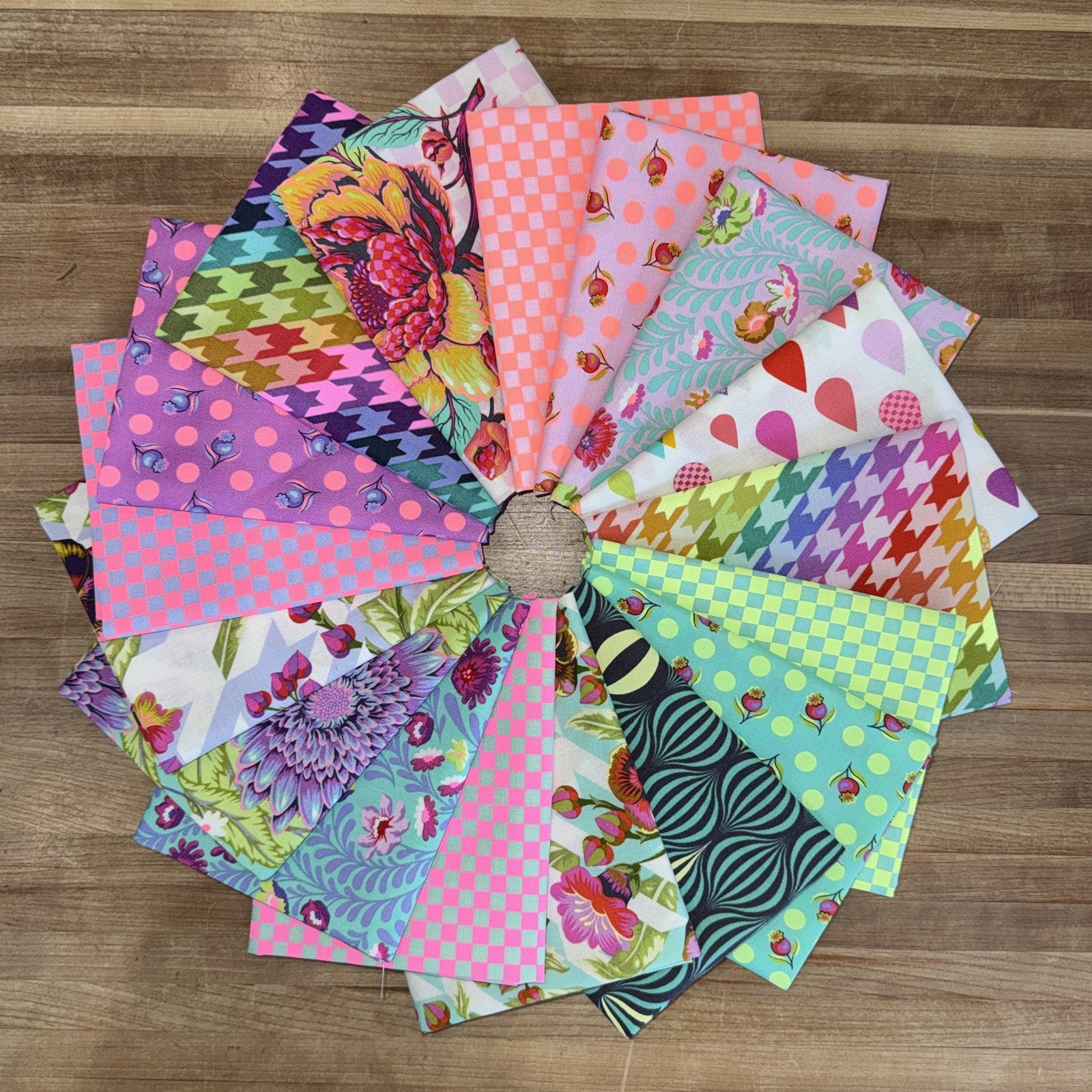 Untamed • Tula Pink - Petite 17ct Fat Quarter Bundle