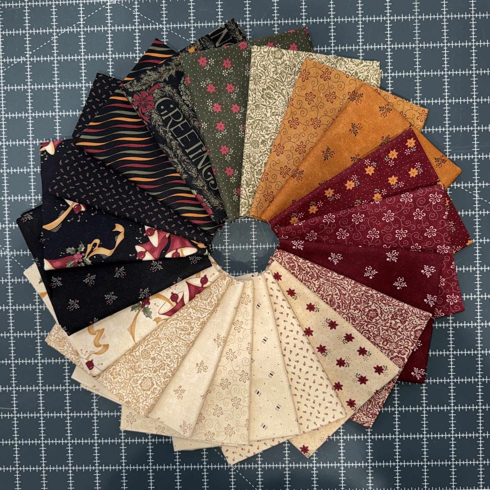 A Vintage Christmas Petite 20 FQ Bundle • Kansas Troubles