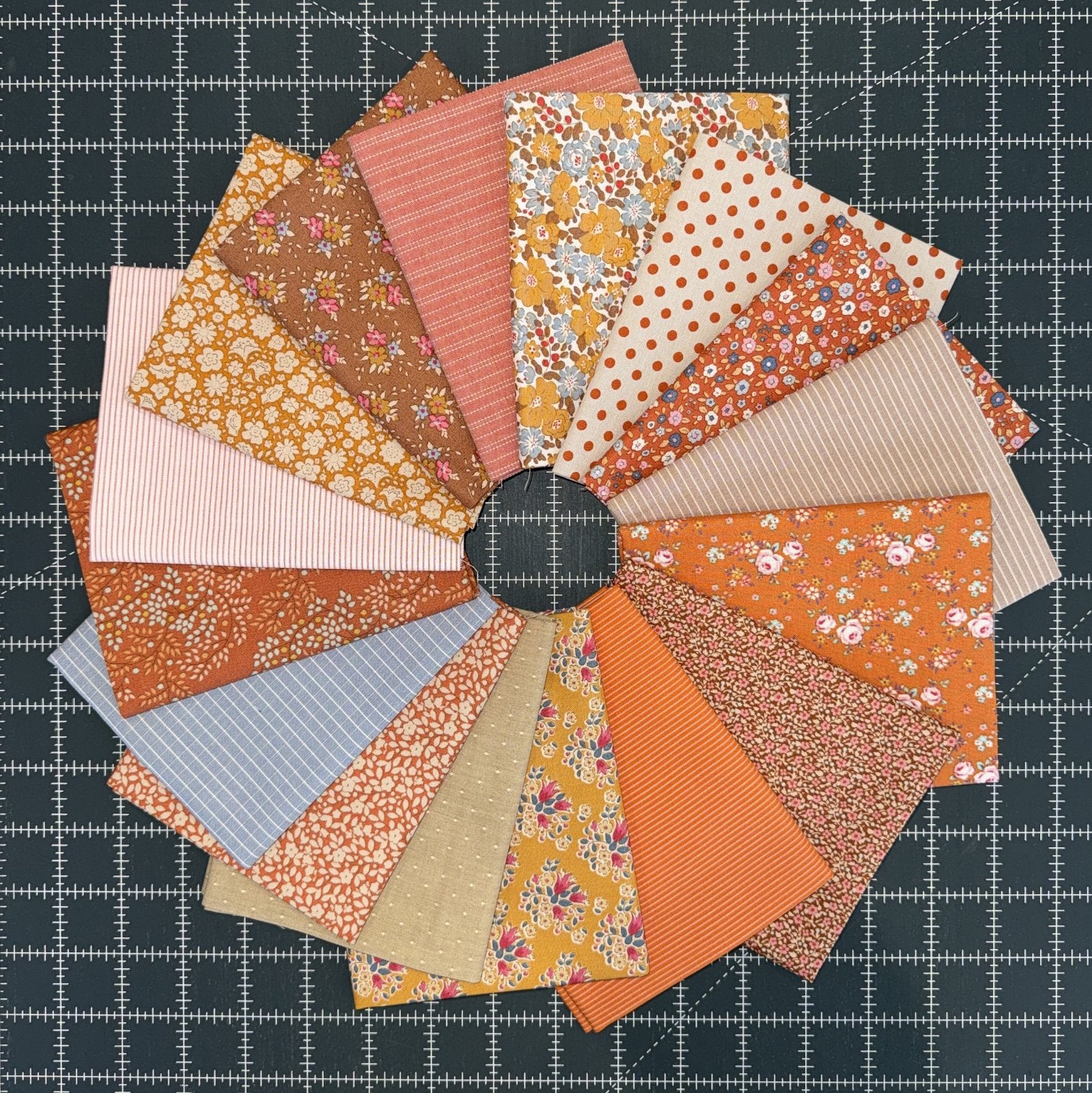 Creating Memories 16 FQ Bundle - Autumn, Thanksgiving, Halloween • Tilda Fabrics