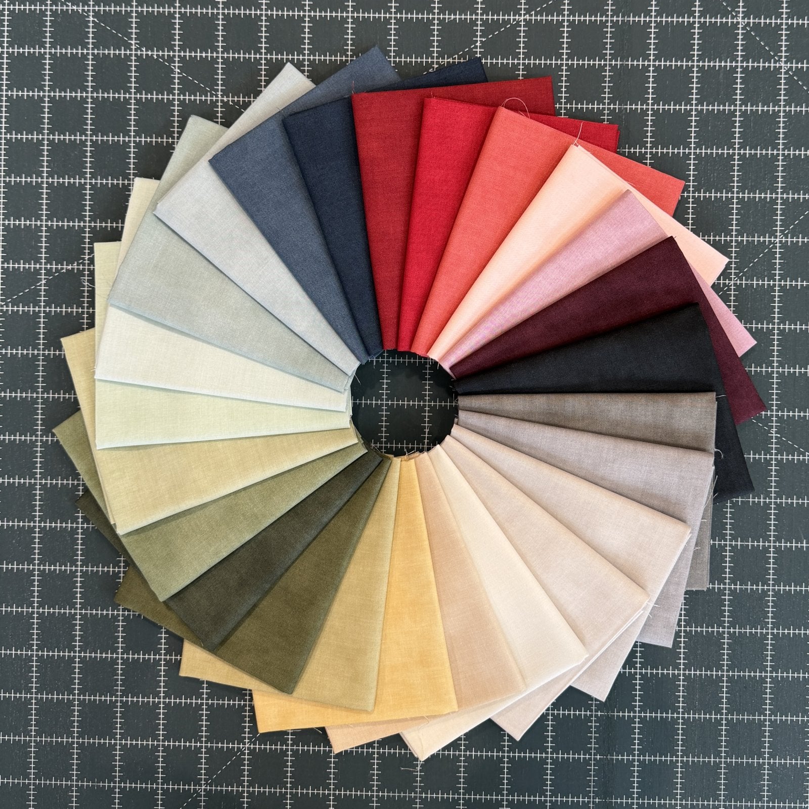 3 Sisters Solids 25 FQ Bundle